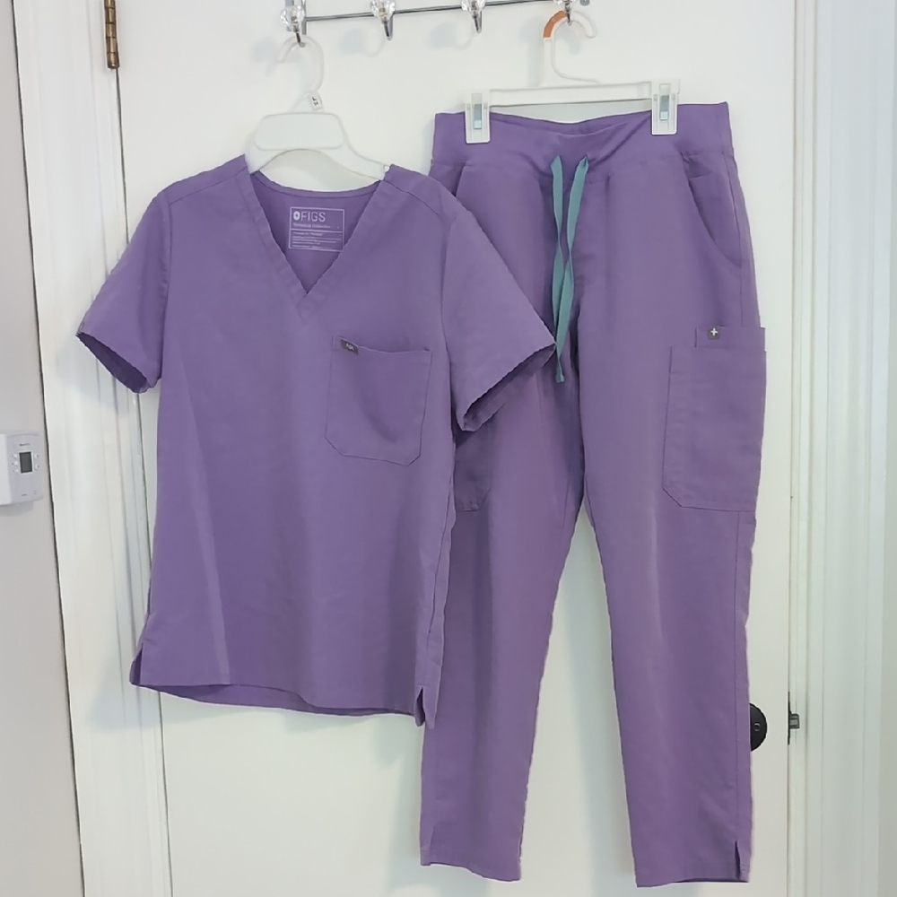 Figs Lavender Scrub Set with Teal Drawstring